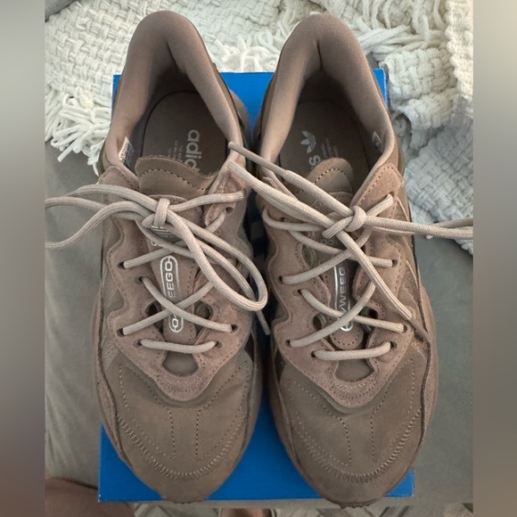 ADIDAS - Picture 2 of 2